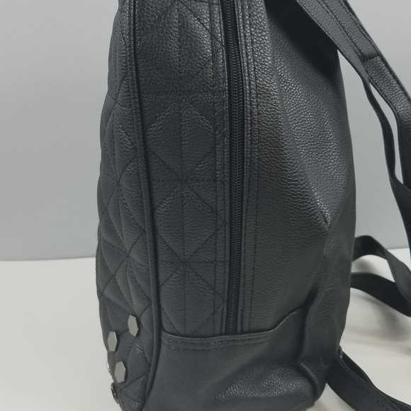 Black Faux leather bag! - Picture 5 of 8